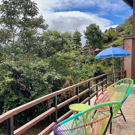 Villa Camila Hostel Coroico Exteriér fotografie