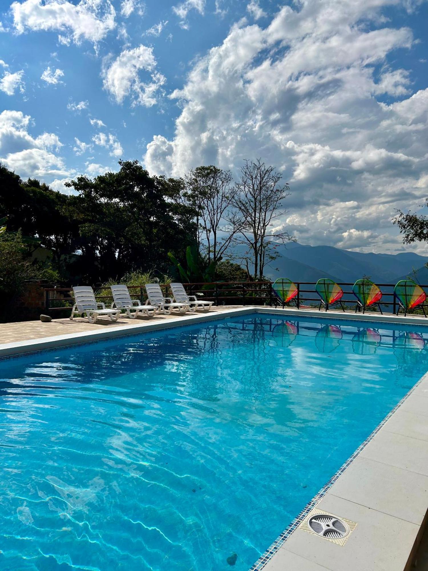 Villa Camila Hostel Coroico Exteriér fotografie