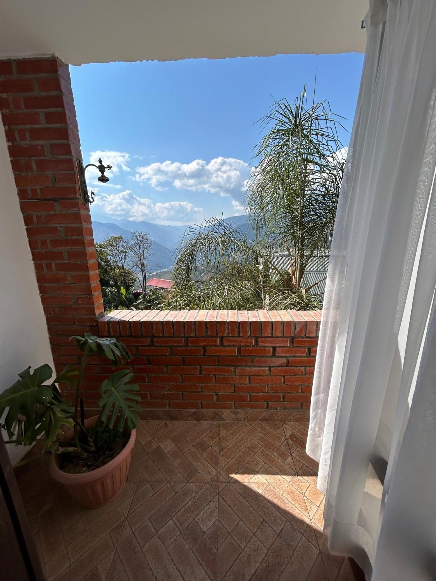 Villa Camila Hostel Coroico Exteriér fotografie