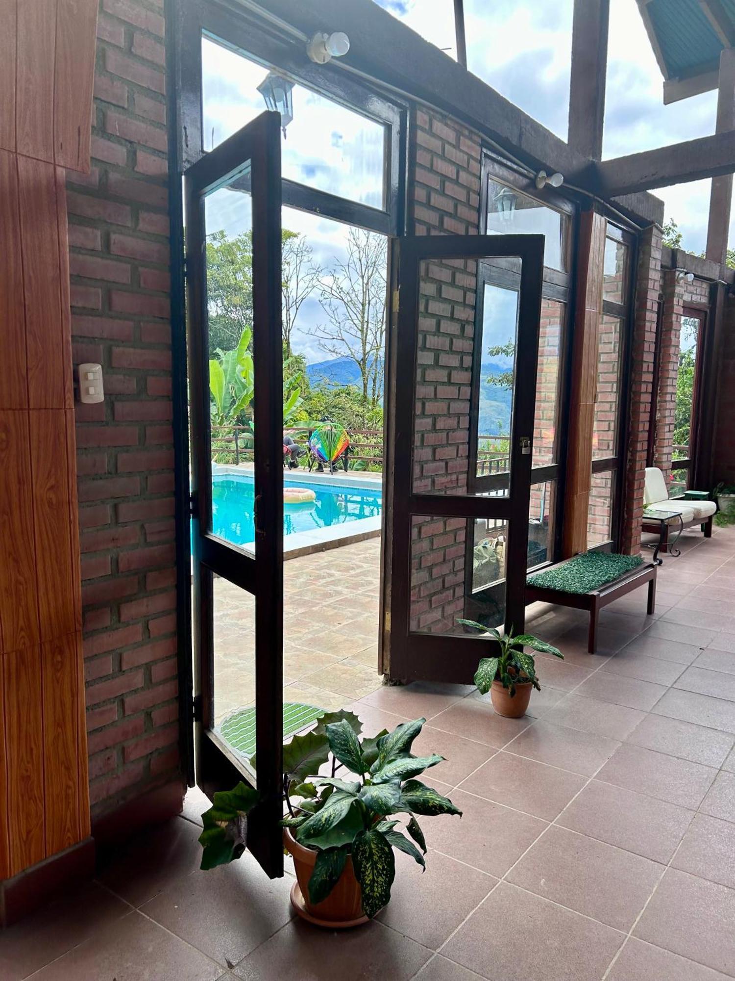 Villa Camila Hostel Coroico Exteriér fotografie