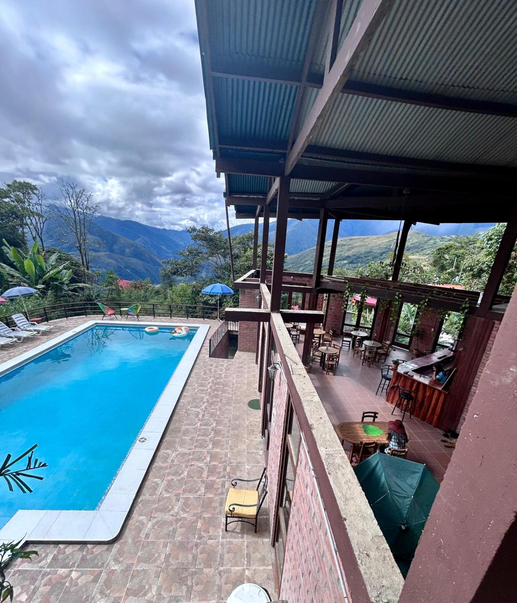 Villa Camila Hostel Coroico Exteriér fotografie