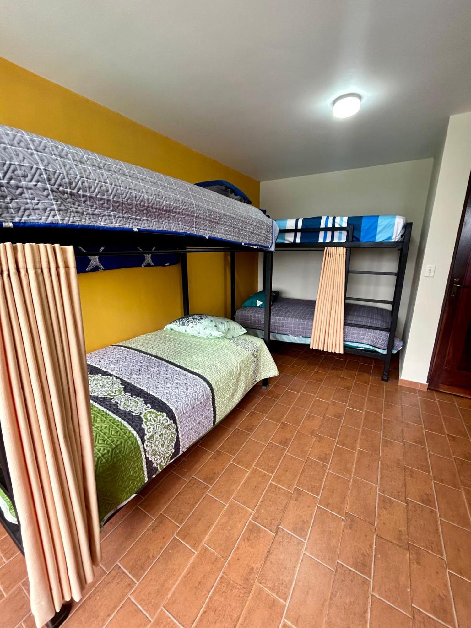 Villa Camila Hostel Coroico Exteriér fotografie