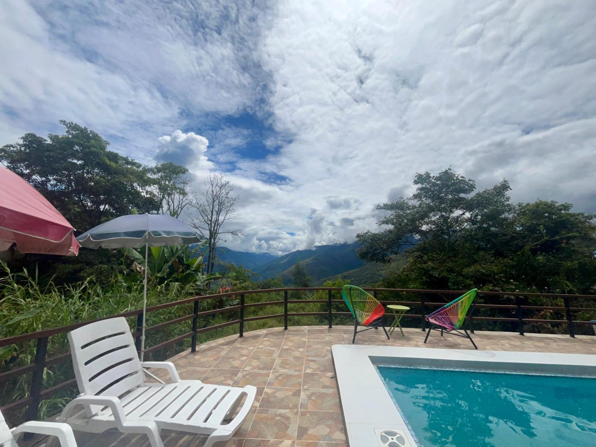 Villa Camila Hostel Coroico Exteriér fotografie